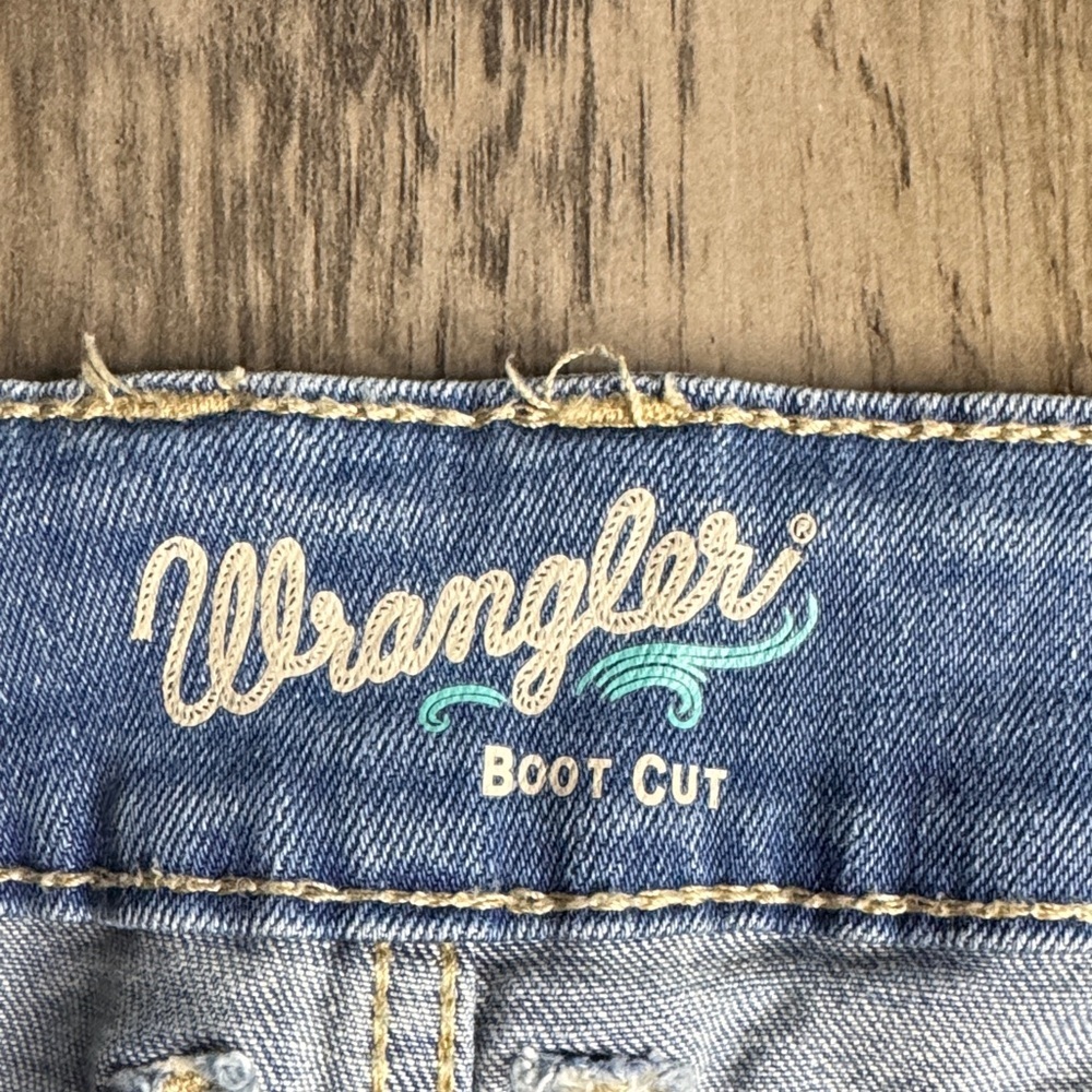 Wrangler Women's Denim Blue Boot Cut Jeans - Picture 2 of 8